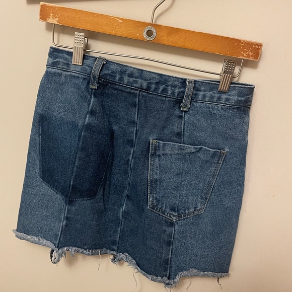Blue denim jean skirt, multiple panels + mismatched pockets in back - Picture 2 of 2